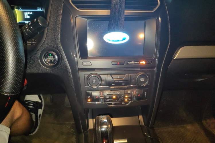 Used Ford Explorer 2017 2.3T Fashion Edition Audio And AC Panel