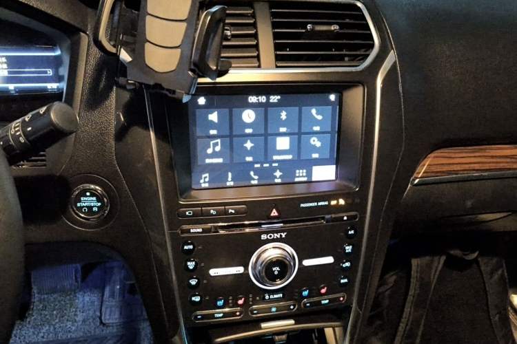 Used Ford Explorer 2017 2.3T Elite Edition Audio And AC Panel