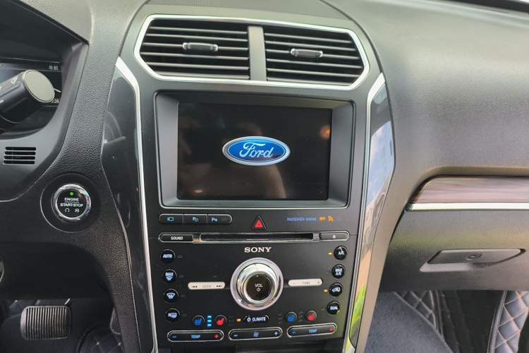 Used Ford Explorer 2017 3.5T Elite Edition Audio And AC Panel