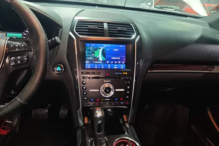 Used Ford Explorer 2017 3.5T Platinum Edition Audio And AC Panel