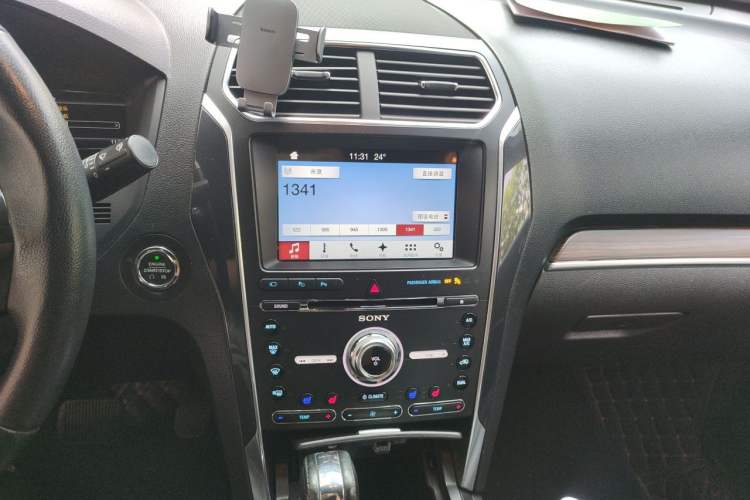 Used Ford Explorer  Audio And AC Panel