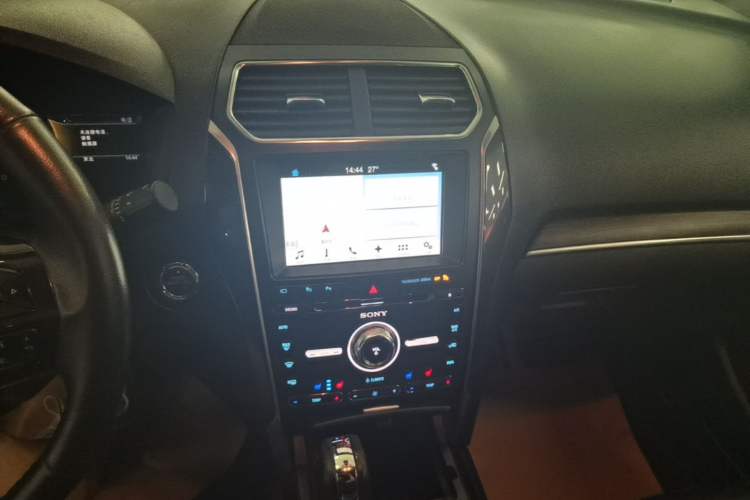 Used Ford Explorer 2017 2.3T Elite Edition Audio And AC Panel