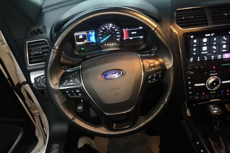 Used Ford Explorer 2017 2.3T Elite Edition Center Console