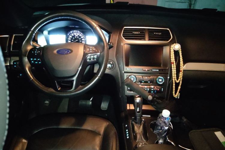 Used Ford Explorer 2017 2.3T Fashion Edition Center Console