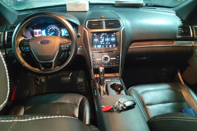 Used Ford Explorer 2017 2.3T Elite Edition Center Console