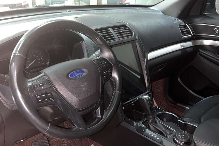 Used Ford Explorer 2017 2.3T Fashion Edition Center Console