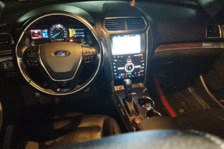 Used Ford Explorer 2017 2.3T Elite Edition Center Console