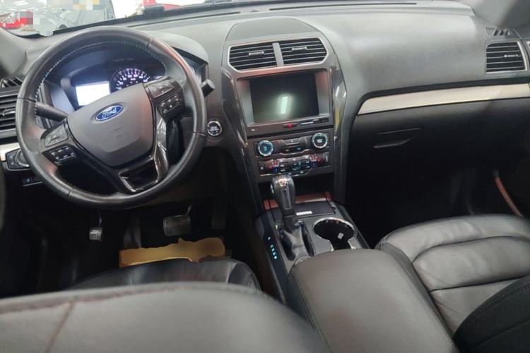 Used Ford Explorer 2017 2.3T Fashion Edition Center Console