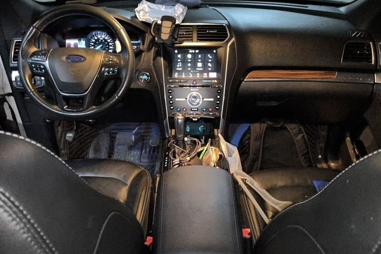 Used Ford Explorer 2017 2.3T Elite Edition Center Console