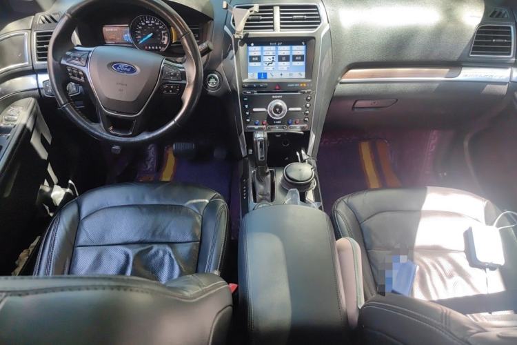 Used Ford Explorer 2017 2.3T Elite Edition Center Console