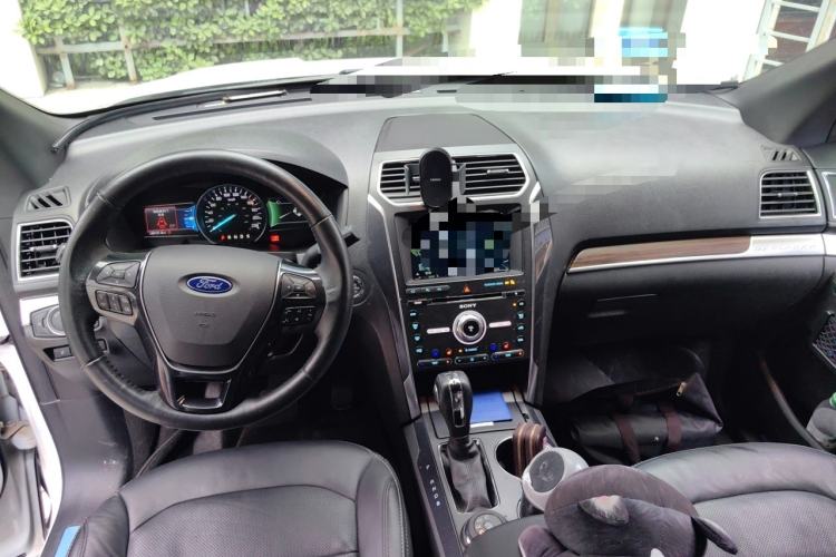 Used Ford Explorer 2017 2.3T Elite Edition Center Console