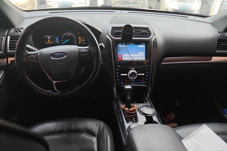 Used Ford Explorer 2017 2.3T Elite Edition Center Console