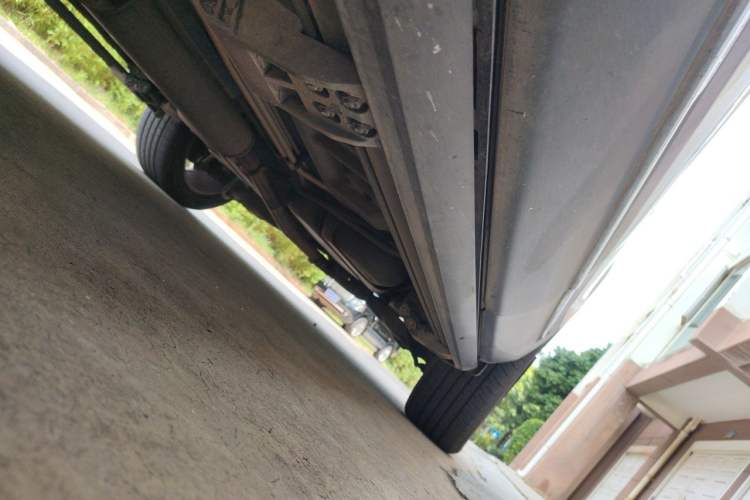 Used Ford Explorer  Chassis Front Left