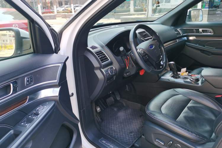 Used Ford Explorer 2017 3.5T Elite Edition Driver Seat