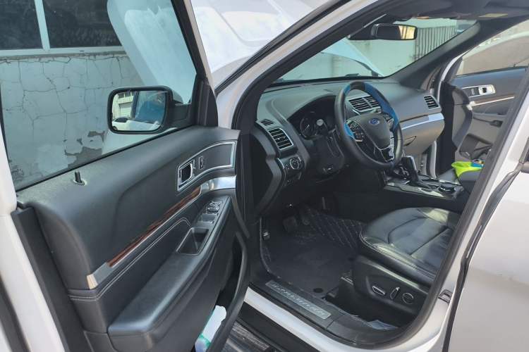 Used Ford Explorer 2017 3.5T Elite Edition Driver Seat