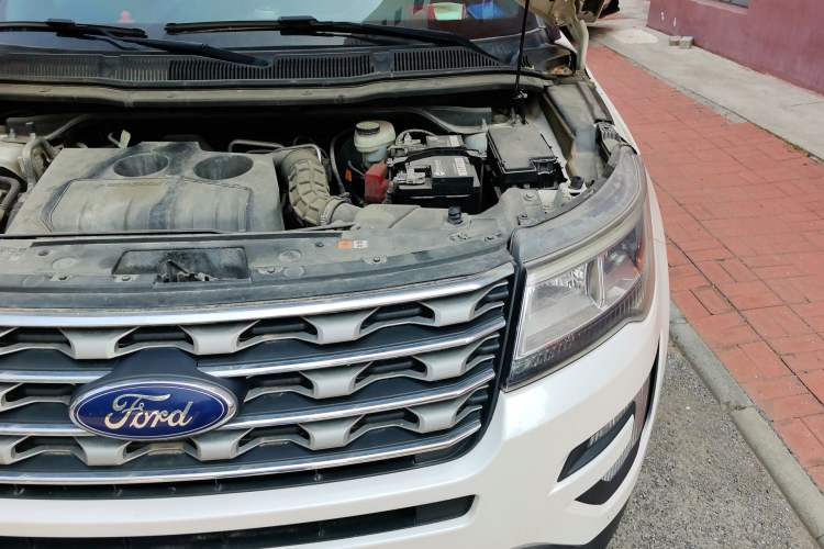 Used Ford Explorer 2017 2.3T Elite Edition Engine Bay Left