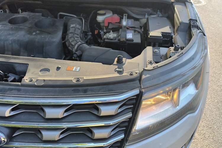 Used Ford Explorer 2017 2.3T Elite Edition Engine Bay Left