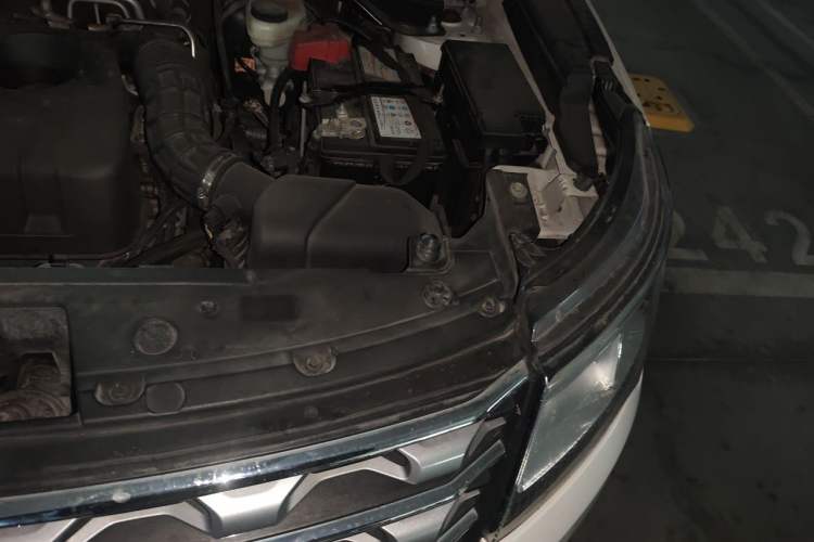 Used Ford Explorer 2017 2.3T Elite Edition Engine Bay Left