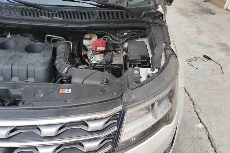 Used Ford Explorer  Engine Bay Left