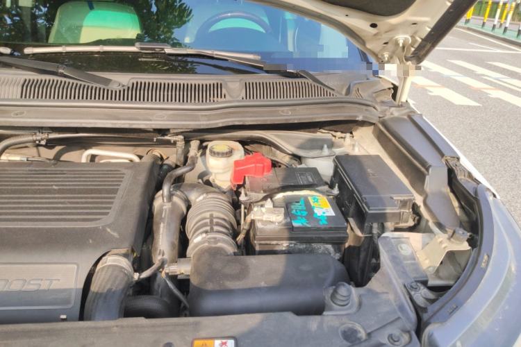 Used Ford Explorer 2017 3.5T Platinum Edition Engine Bay Left