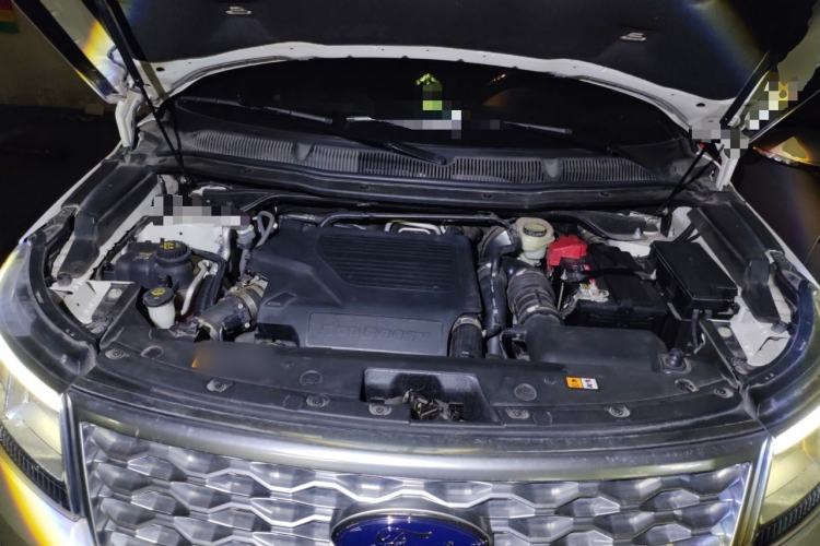 Used Ford Explorer 2017 3.5T Platinum Edition Engine Bay