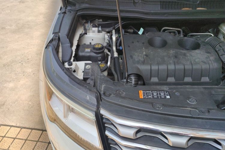 Used Ford Explorer  Engine Bay Right