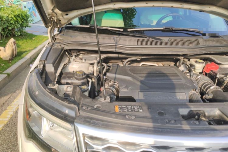Used Ford Explorer 2017 3.5T Platinum Edition Engine Bay Right