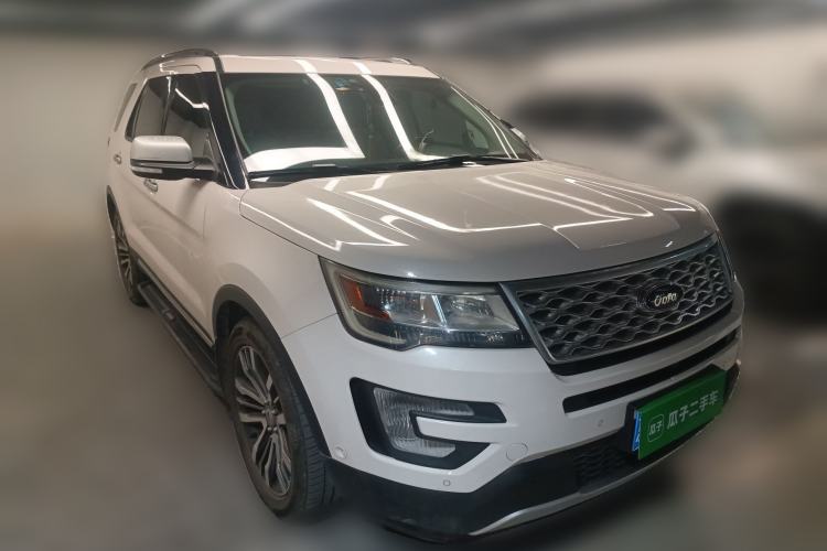 Used Ford Explorer 2017 3.5T Platinum Edition Front Right 45 Deg