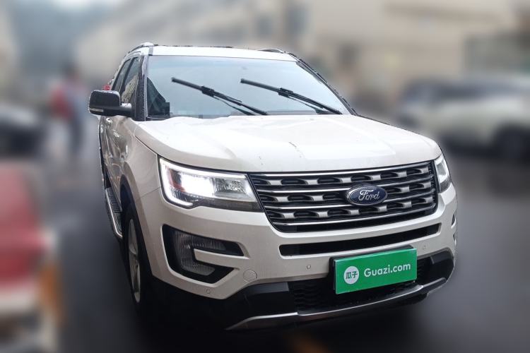 Used Ford Explorer 2017 2.3T Fashion Edition Front Right 45 Deg