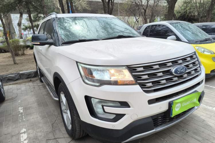Used Ford Explorer 2017 2.3T Fashion Edition Front Right 45 Deg