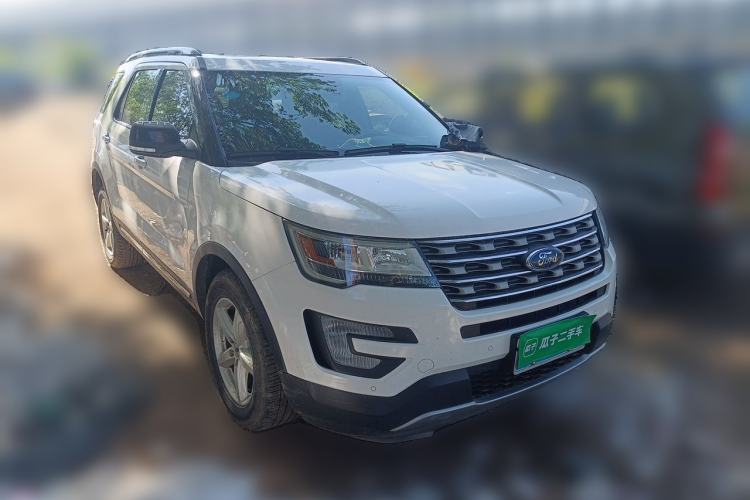 Used Ford Explorer 2017 2.3T Fashion Edition Front Right 45 Deg