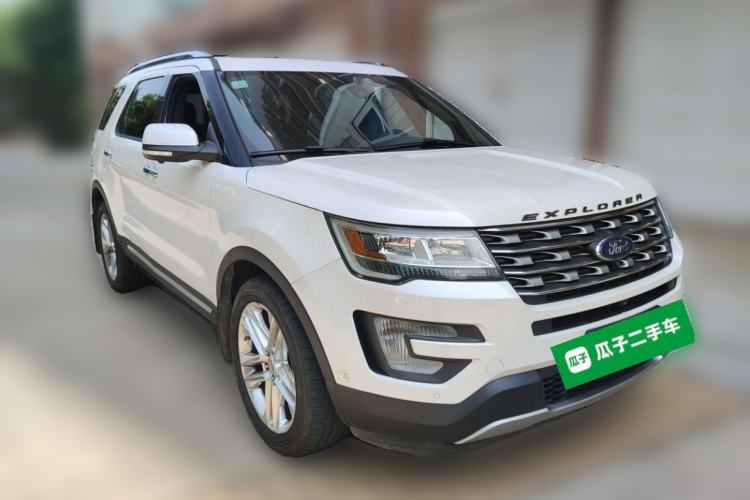 Used Ford Explorer  Front Right 45 Deg