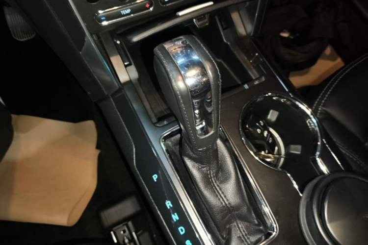 Used Ford Explorer 2017 2.3T Elite Edition Gear Lever