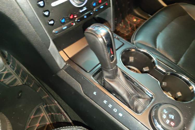 Used Ford Explorer 2017 2.3T Elite Edition Gear Lever