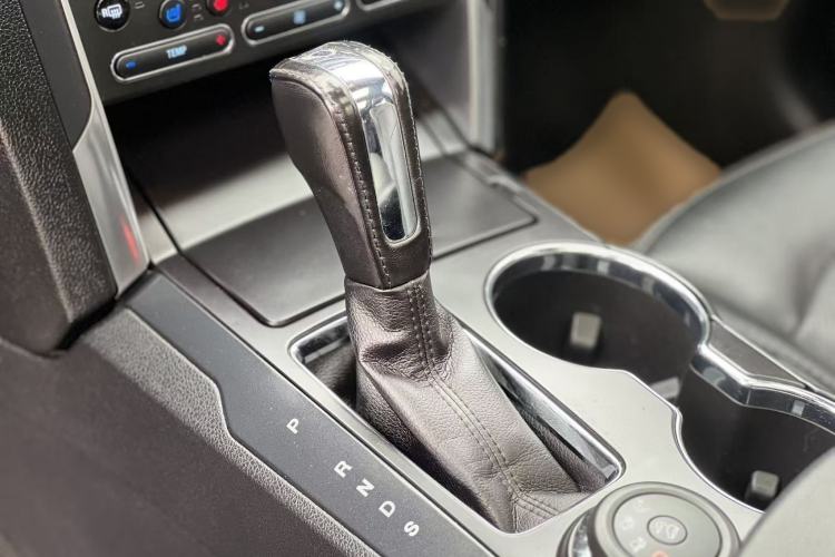 Used Ford Explorer 2017 2.3T Elite Edition Gear Lever