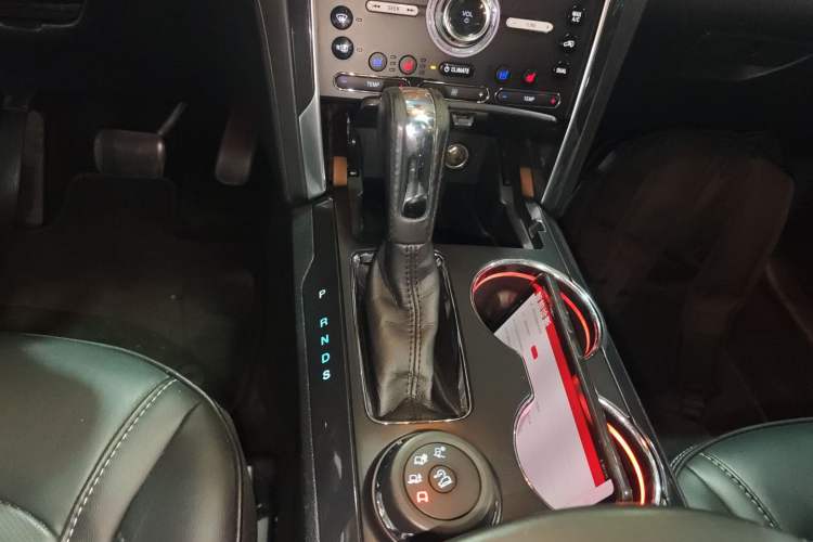Used Ford Explorer 2017 3.5T Platinum Edition Gear Lever