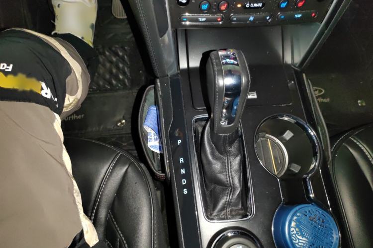 Used Ford Explorer 2017 3.5T Platinum Edition Gear Lever