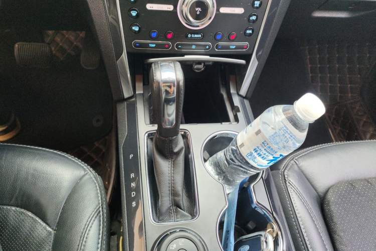 Used Ford Explorer  Gear Lever