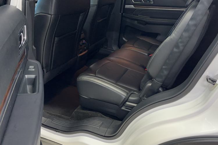 Used Ford Explorer 2017 2.3T Elite Edition Interior 1