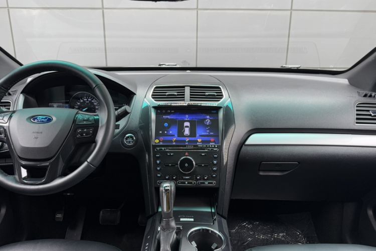 Used Ford Explorer 2017 2.3T Fashion Edition Interior 1