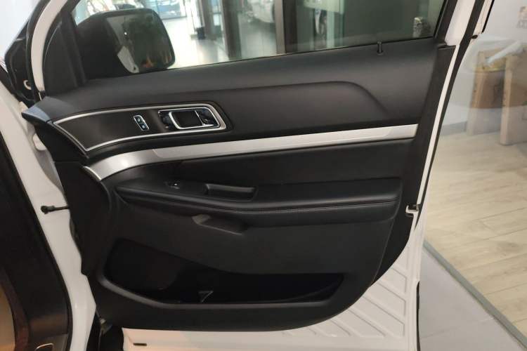 Used Ford Explorer 2017 2.3T Fashion Edition Interior 2
