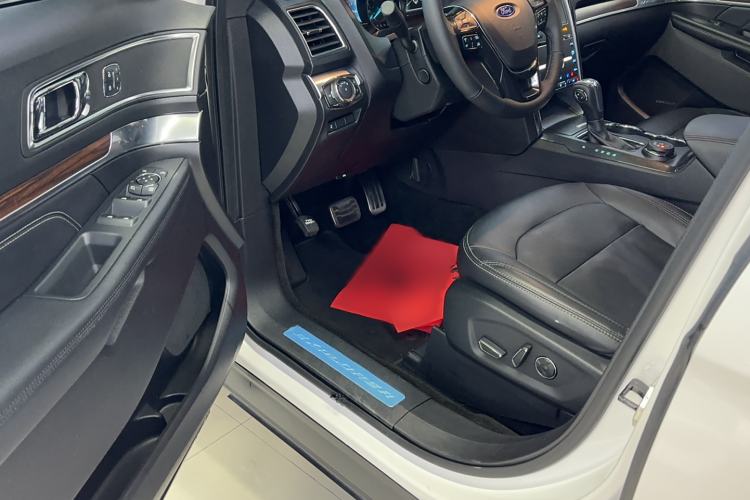 Used Ford Explorer 2017 2.3T Elite Edition Interior 2