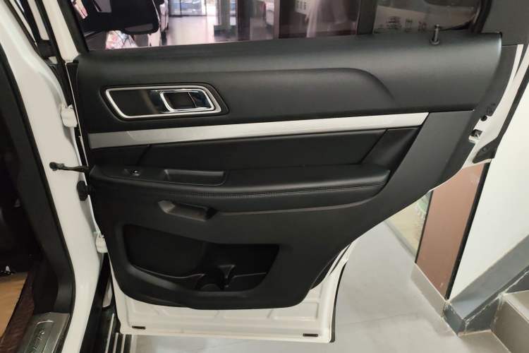 Used Ford Explorer 2017 2.3T Fashion Edition Interior 3