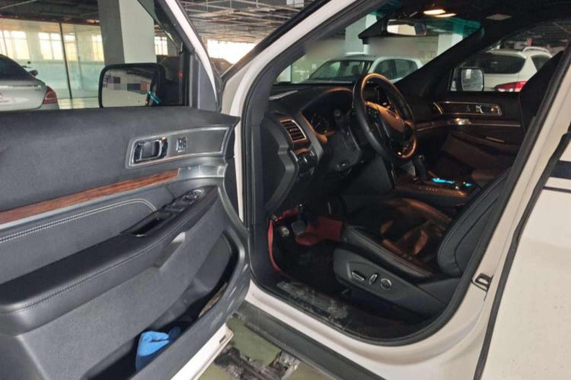 Used Ford Explorer 2017 2.3T Elite Edition Interior 3