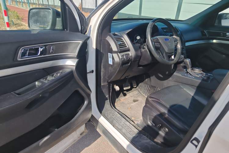 Used Ford Explorer 2017 2.3T Fashion Edition Interior 3