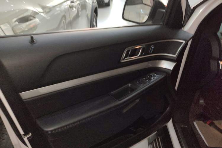 Used Ford Explorer 2017 2.3T Fashion Edition Interior 4