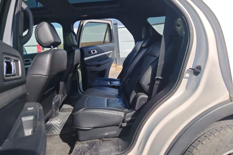 Used Ford Explorer 2017 2.3T Fashion Edition Interior 4