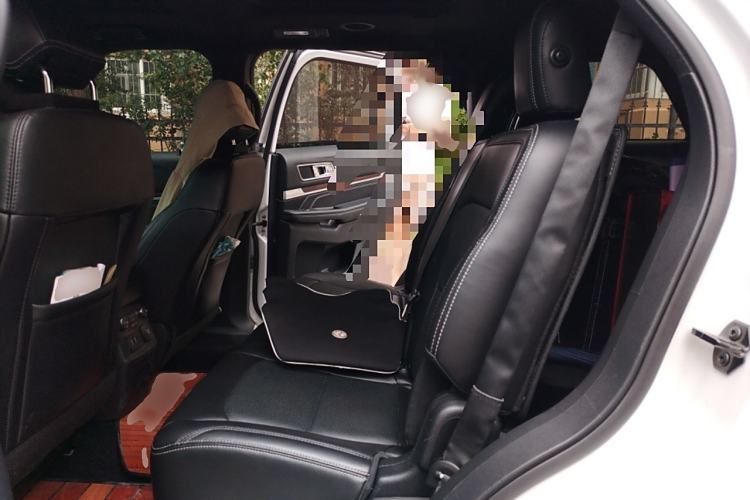 Used Ford Explorer 2017 2.3T Elite Edition Interior 4