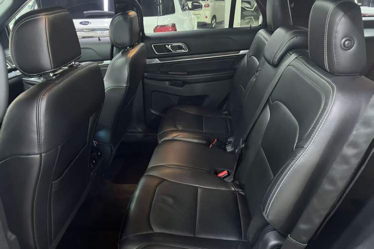 Used Ford Explorer 2017 2.3T Elite Edition Interior 5