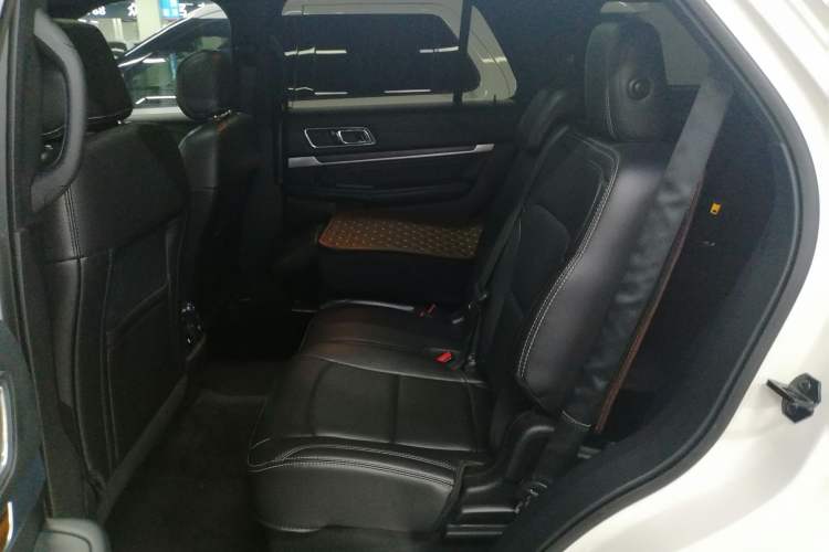 Used Ford Explorer 2017 2.3T Elite Edition Interior 6
